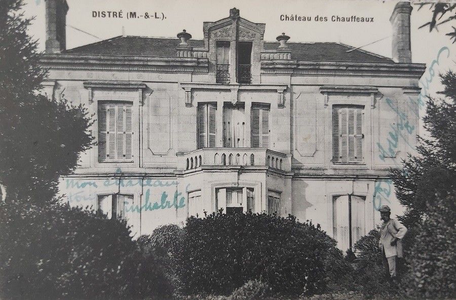 Château des Chaffeaux, Distré